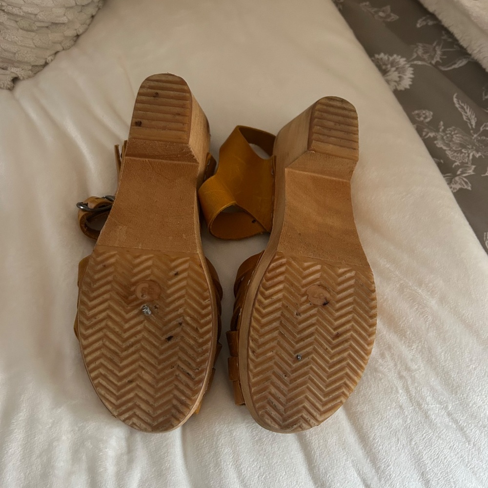 Clogs - Picture 4 of 4